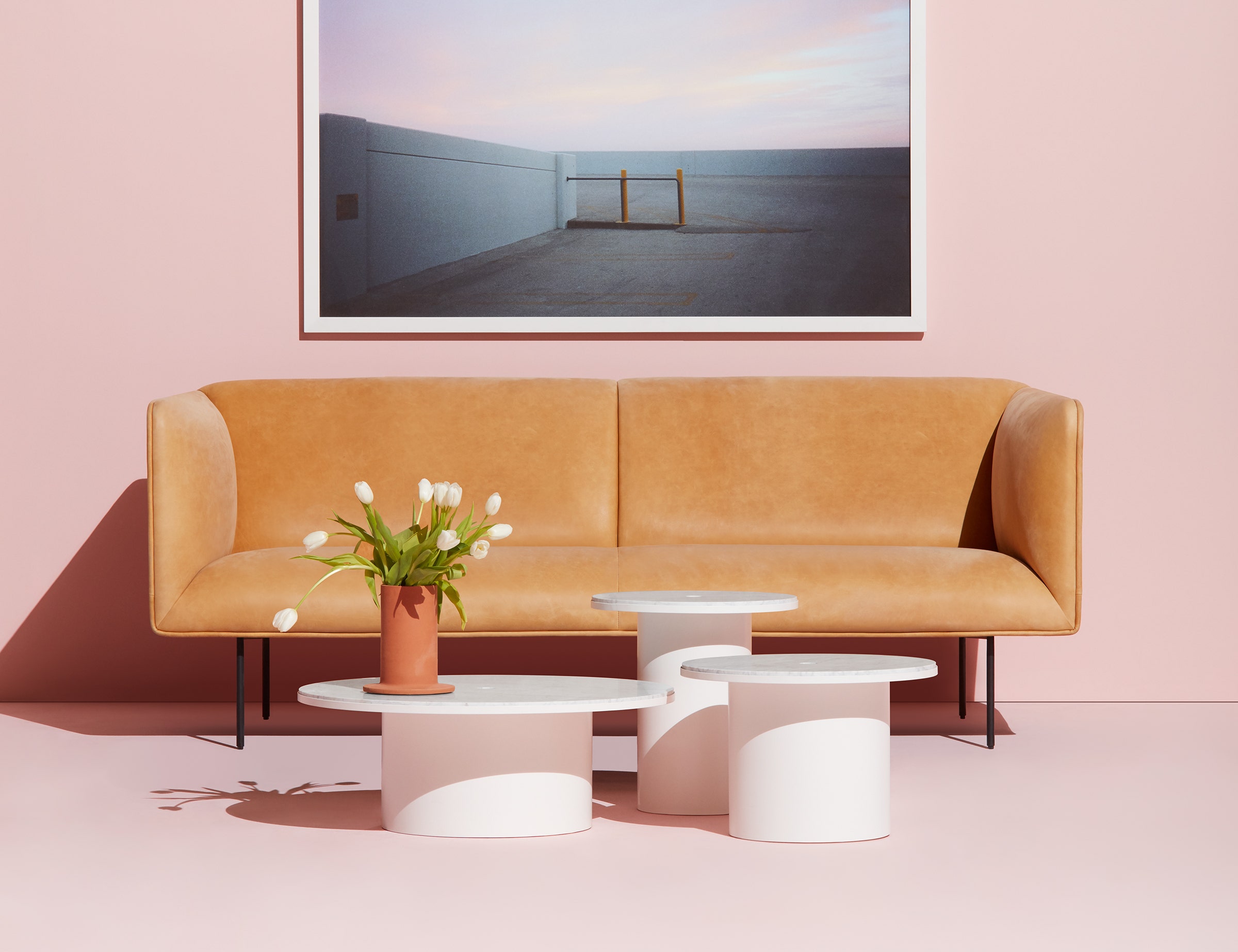 Plateau Medium Table