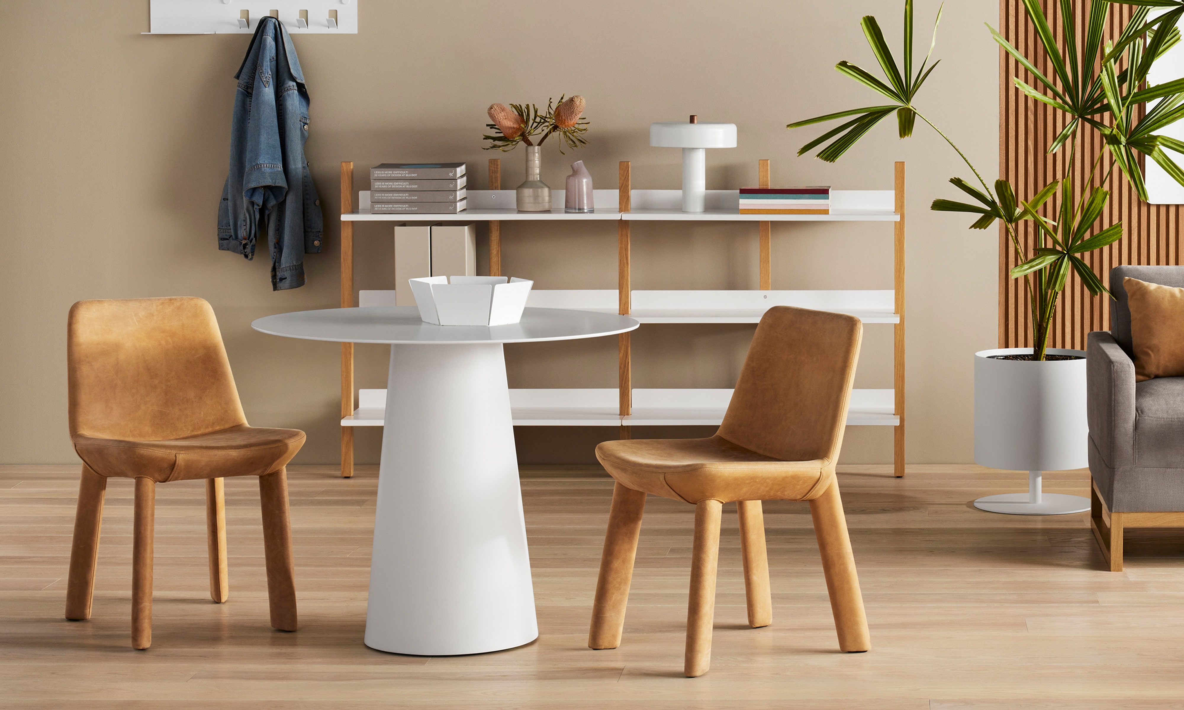 Circula Café Table